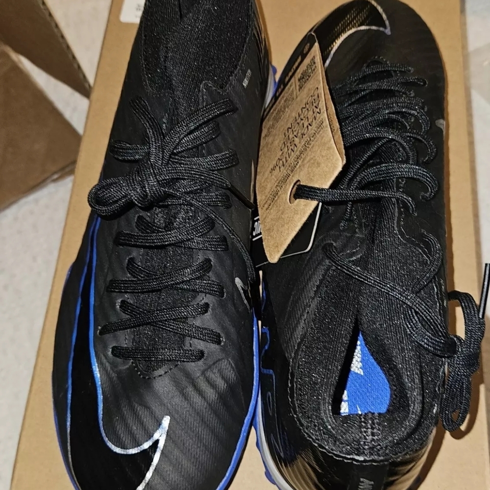 Superfly 9 Academy TF Size 6 In Mens